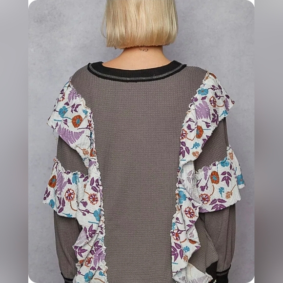 NEW!!! POL Floral Ruffle Gray Sweater, Sz Large, NWT - Picture 4 of 4